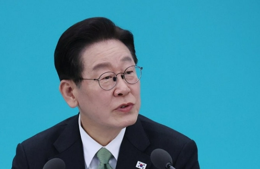 [긴급속보] 이재명 연임 ‘연임 포기 선언’ 요구 폭발…야권 내부까지 갈렸다, 개헌 정국 최....