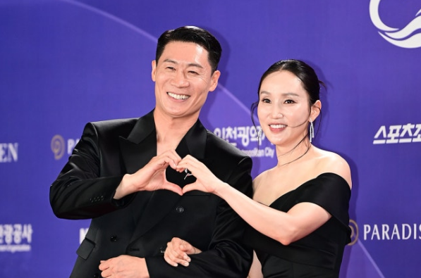 “진선규가 3명인 줄”…박보경과 야구장 찾은 아들·딸, 붕어빵 외모에 시선 쏠렸다