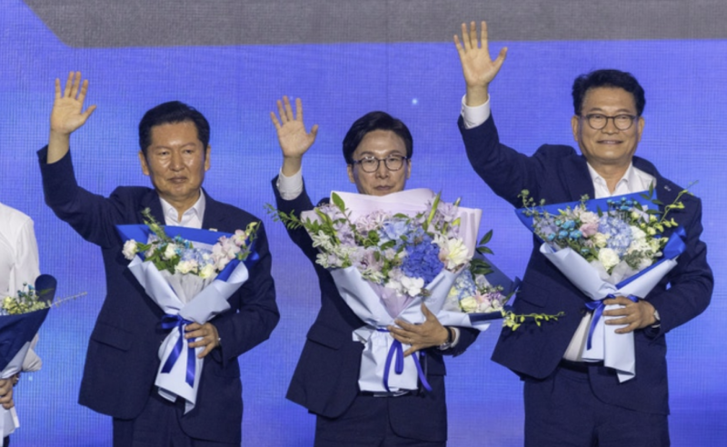 전당대회 끝나자마자 靑 만찬? 이대통령이 김민석·정청래·송영길을 19일에 한자리에 부른 ....