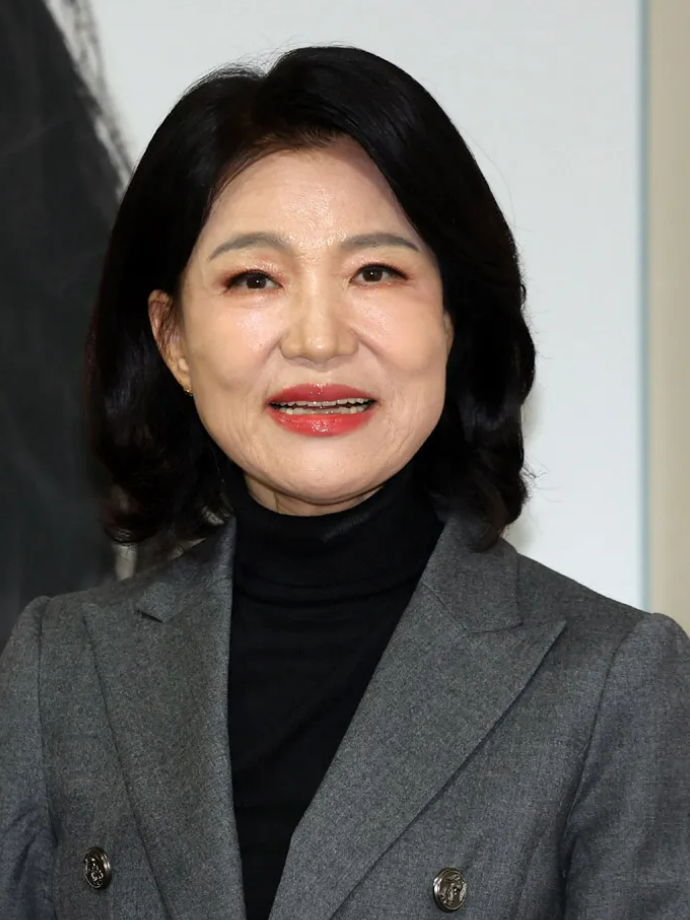[긴급속보] <b>이진숙 윤리위</b> ‘3700명 <b>제소</b>’ 파장…제명·탈당권고 요....