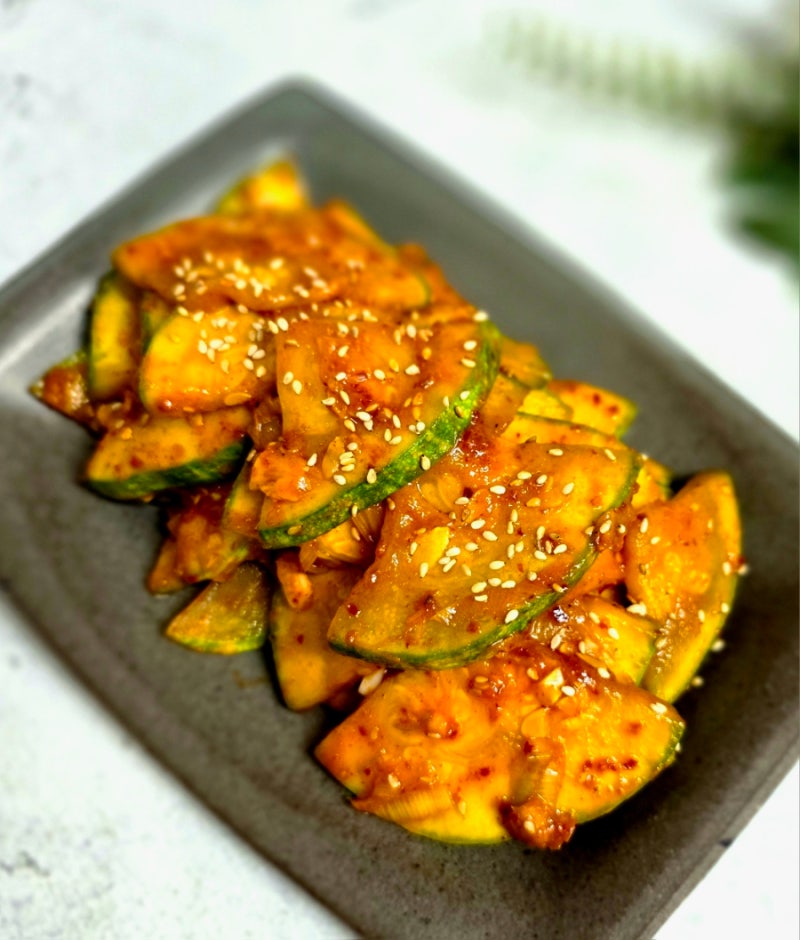 대전 반찬식당 스타일! 매콤한 둥근호박무침 만드는 법 물기 없이 빨간 양념 애호박볶음 레....
