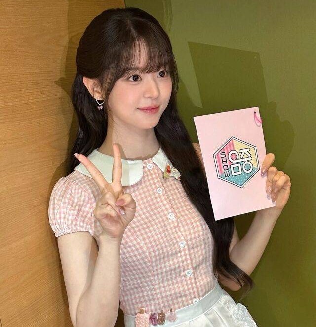 “아이돌 센터상 맞네” 음중 MC 맡더니 과즙미 터진 20대 괴물 신인