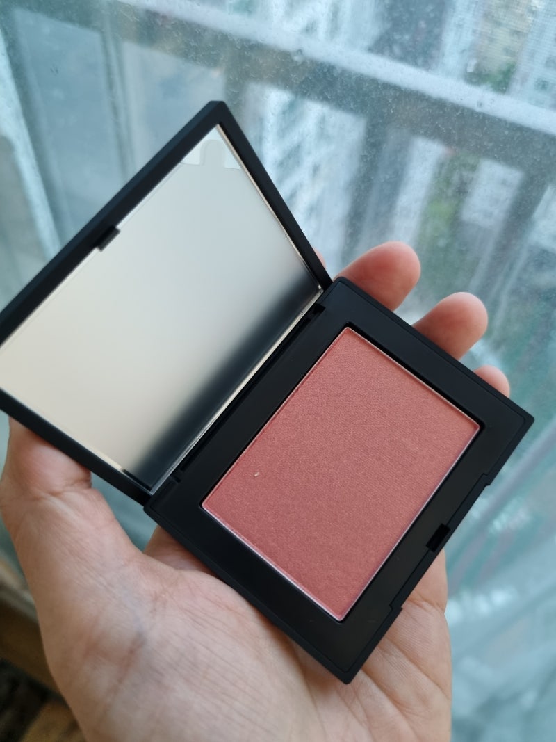나스(NARS) 오르가즘 블러셔 : 구경하다가 이뻐서 또 구매했어요 (나스 블러셔 2개째 내 돈 내....