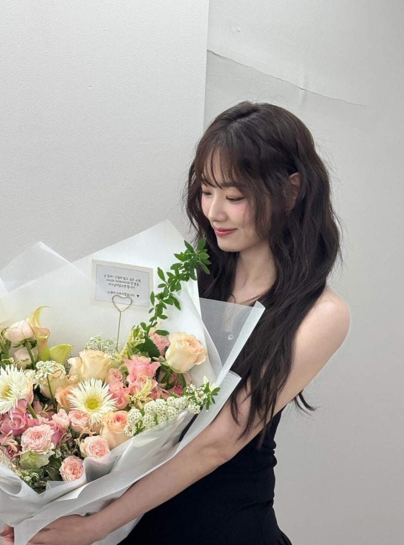 강미나 시구 700번 중 1번인데 왜 이 사진만 퍼졌나…KT위즈파크 8월 15일의 계산법