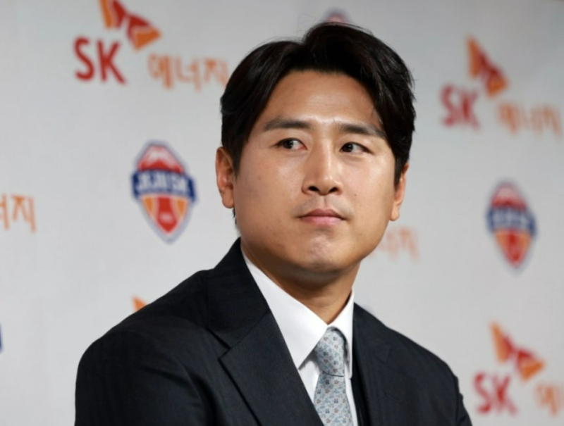 구자철 지도자 경력 꼼수 논란, 제주 U-18 코치 등록 1년…축구계 ‘관행’ 폭로까지 파장 커....
