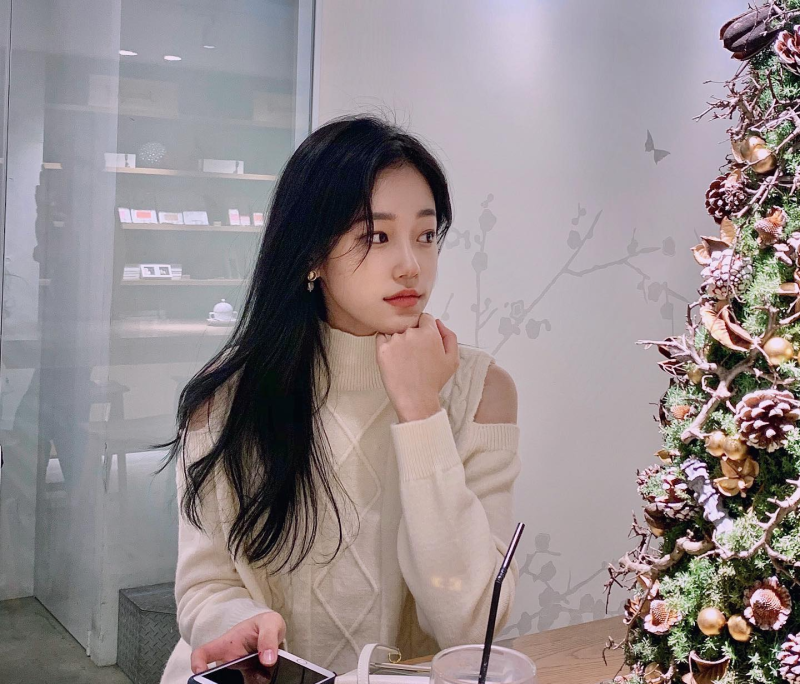 분위기 여신 노윤서 헤어스타일 총정리 중단발 윈드 컷부터 가시 번까지 꾸안꾸 손질법