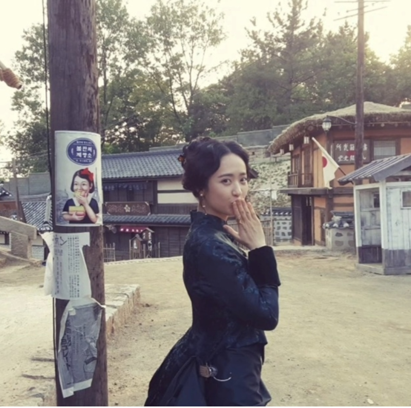 “8년 전엔 풋풋한 동료였는데” 김민정 8년 전 사진 공개, 지금 보니 변요한은 티파니 영 남....