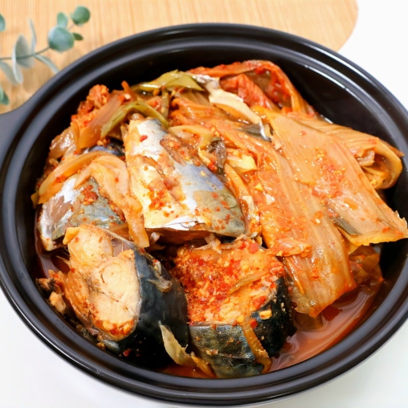 김치찜 레시피 | 생물 고등어로 푹 조려낸 고등어묵은지조림