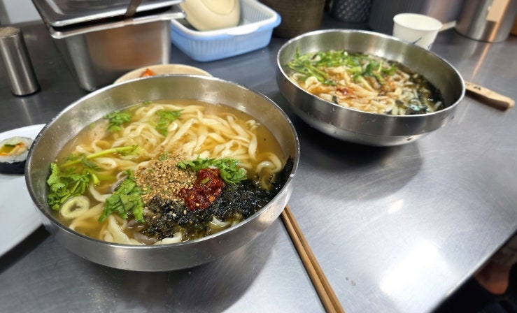 부산 동래시장 칼국수 맛집 자매분식, 노포 감성 가득한 손칼국수