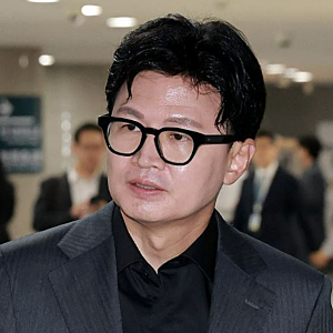 [긴급뉴스] 한동훈 정치행보 복당 침묵했는데 국민의힘 의원들과 접촉 확대…‘물밑 행보’ ....