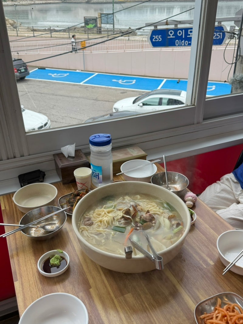 [오이도 맛집] 대통령님도 다녀가신 바지락 칼국수 맛집 / 해물파전까지 야무진,, ::맛자랑칼....