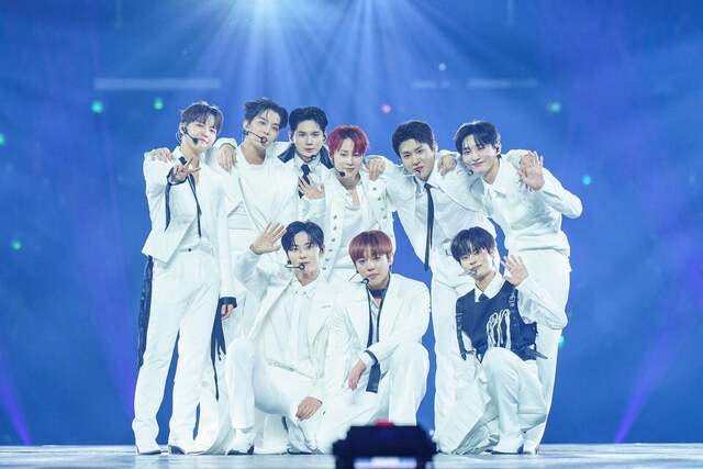 워너원, 9년만에 강림에 환호성&전설 되살아나는 퍼포먼스 부재중 멤버의 마음을 사로잡는 '....
