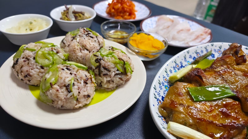 인스타 핫템 시오콘부 요리! 오이 주먹밥 만들기 (감칠맛 대폭발)