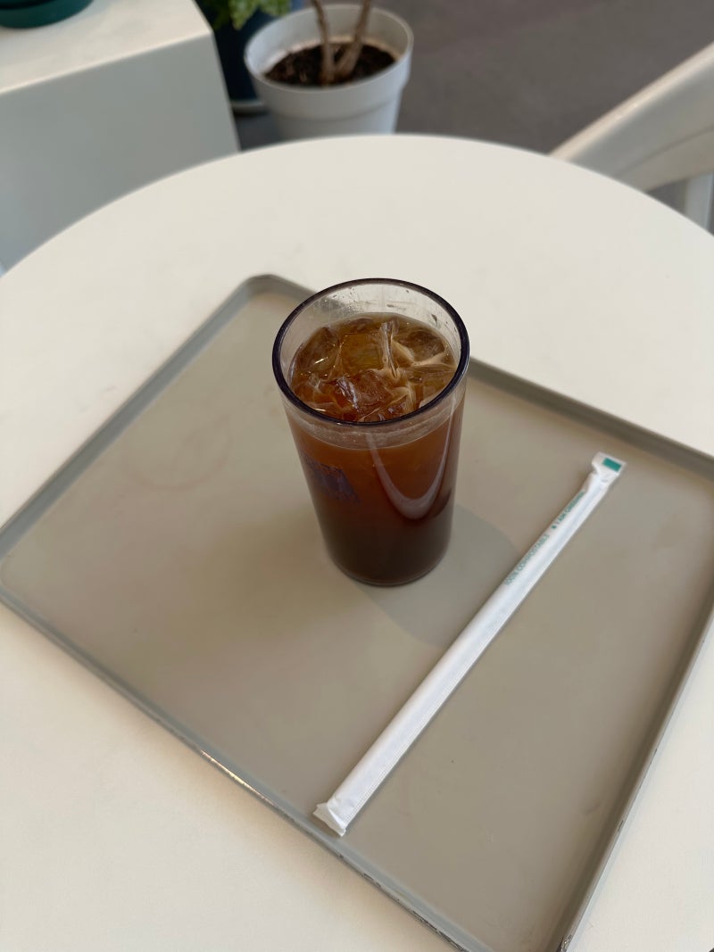 안산 중앙동 웁스어데이지 롯데백화점 안산점 후기 : 신관 5층 정원 옆 카페에서 아이스아메....