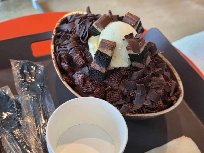 을왕리 베이커리 카페 피카피오 오션뷰 왕산해수욕장 맛집 초코우유빙수 후기