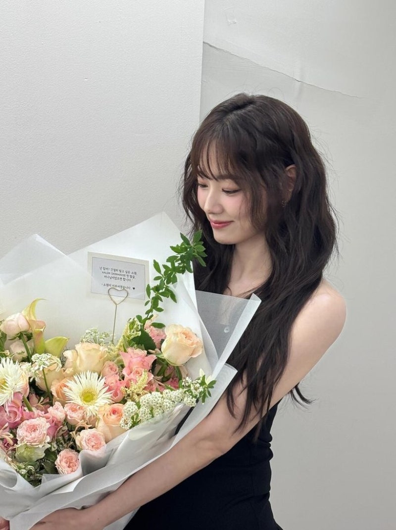 강미나 시구 사진 한 장이 경기 스코어보다 더 퍼진 이유