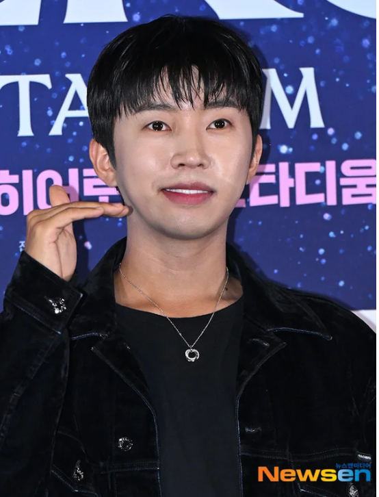 35살 <b>임영웅</b>, 곧 열애 소식 전하려나…절친 <b>조째즈</b> "최근 <b>연애 상담</b>" ....
