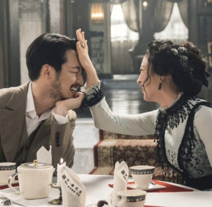 <b>김민정</b> 8년 전 사진 공개, <b>미스터 션샤인</b> 이양화.. 티파니 남편까지 ....