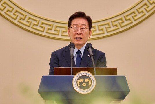 골프장에서 튀어나온 개헌 발언…이재명의 '5년→4년' 구상, 실현될 ....