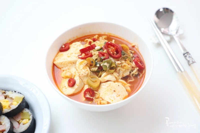 순두부열라면 레시피 얼큰한 라면요리 순두부 넣고 맛있게 끓이는법