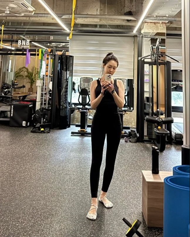 "휴일에도 운동 간다" 성유리 근황, 쌍둥이 출산 후 자기관리 화제