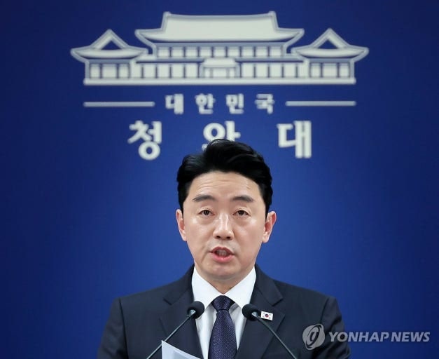 청와대 강훈식 대통령 비서실장 프로필 나이 고향 학교 이력 경력 전 국회 의원