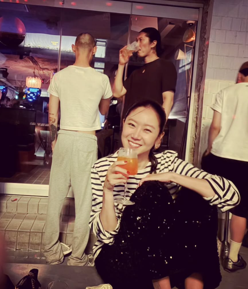 “8300만 팔로워 스타도 댓글을...” 꾸안꾸 공효진 스트라이프 티셔츠 패션