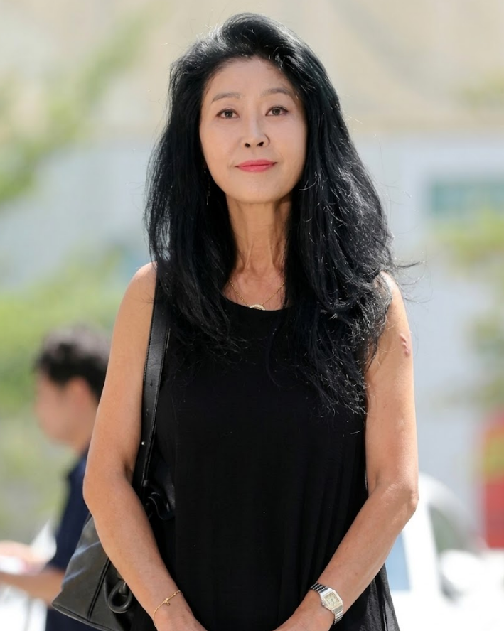 김부선, 지인에게 13년간 돈 받았다…“지원금” vs “빌려준 돈”