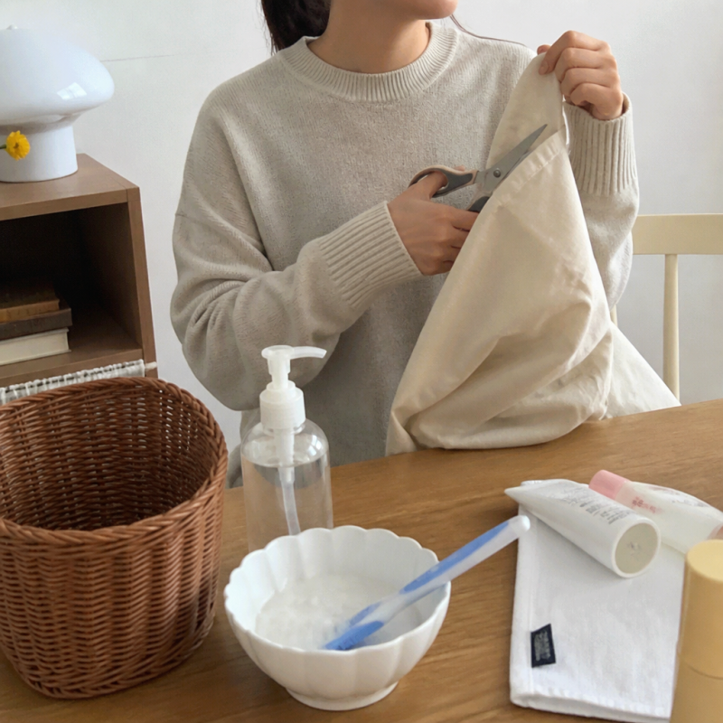 유통기한 지난 선크림 다시 써도 될까요? 얼룩 제거와 가위 끈끈이 없애는 법