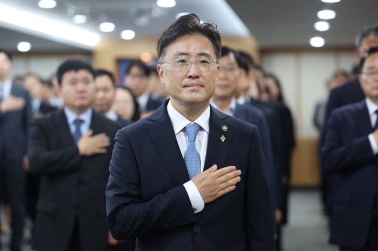 이진수 <b>법무</b>부 차관 프로필 고향 학교 <b>장관</b> 직무대행 <b>정성호</b> 사퇴 ....
