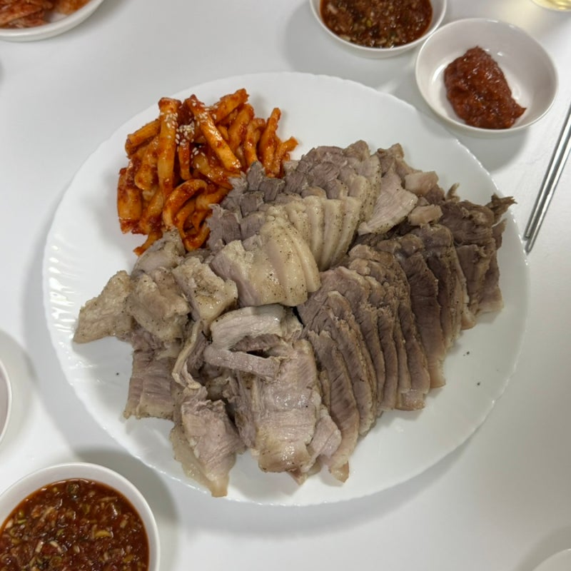 강레오 수육 찜 레시피｜삶지 않고 찜기로 촉촉하게 + 보쌈무김치