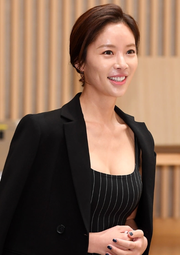 “할부금 갚으려 일해요”… 황정음이 타는 5억대 롤스로이스 컬리넌, 1년 유지비는 얼마일....