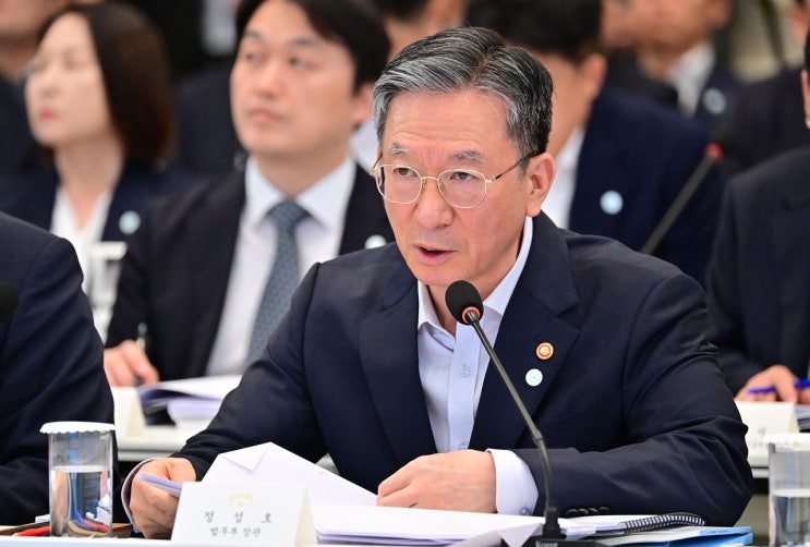 <b>정성호</b> 결국 <b>사직서</b> 냈다 이재명 만류에도 법무부 떠나는 이유와 후....