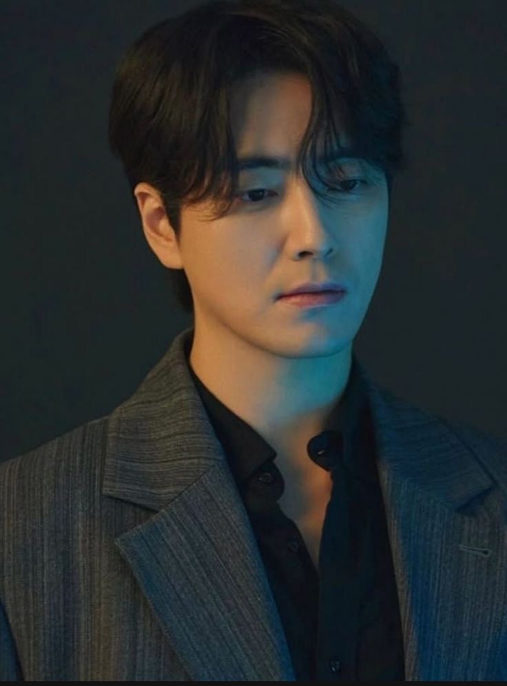 배우 이준혁은 영생을 원하는 이교도가 됐다, 장재현의 영화 《뱀피르》가 꺼낸 낯선 얼굴