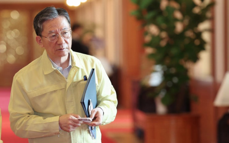 <b>정성호 법무</b>부 <b>장관</b> 사직서 <b>제출</b>… 검찰개혁 입법 마무리·건강 이....