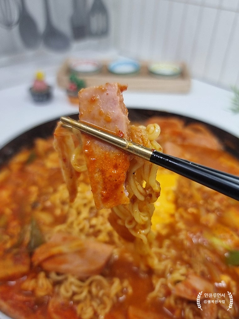 부대찌개 황금레시피 | 재료 사골육수 활용 집에서 간단한 국물 요리
