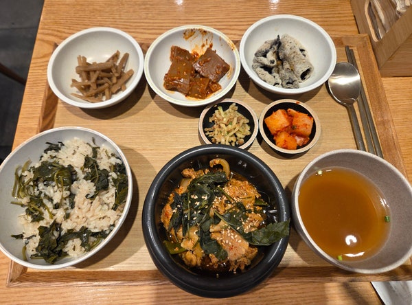 서울 고속터미널 맛집 소녀방앗간, 혼밥하기 좋은 산나물밥 한상