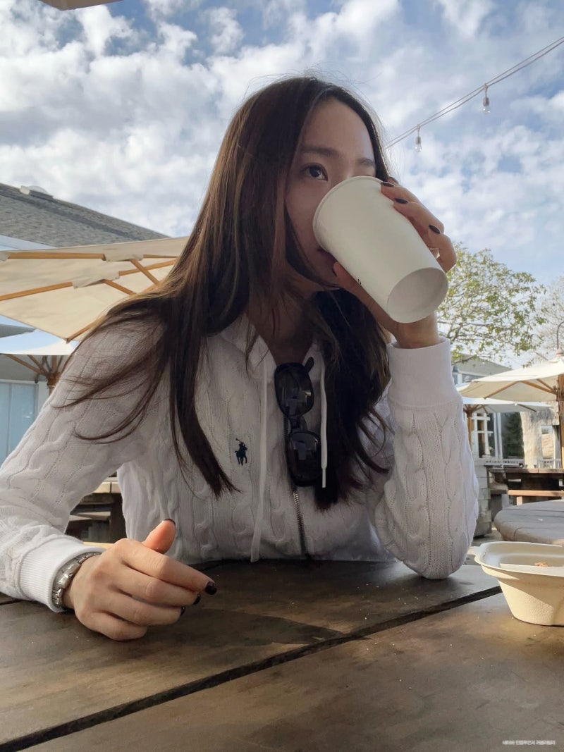 "미리 보는 가을 코디" 크리스탈 패션 속 폴로 후드집업 외