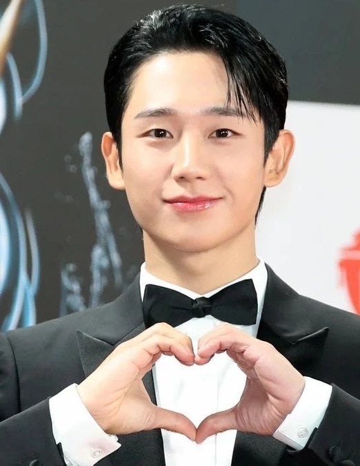 정해인 우산 갑질 논란 전말…공항 사진 한 장부터 "따까리" 발언까지 시간순 정리