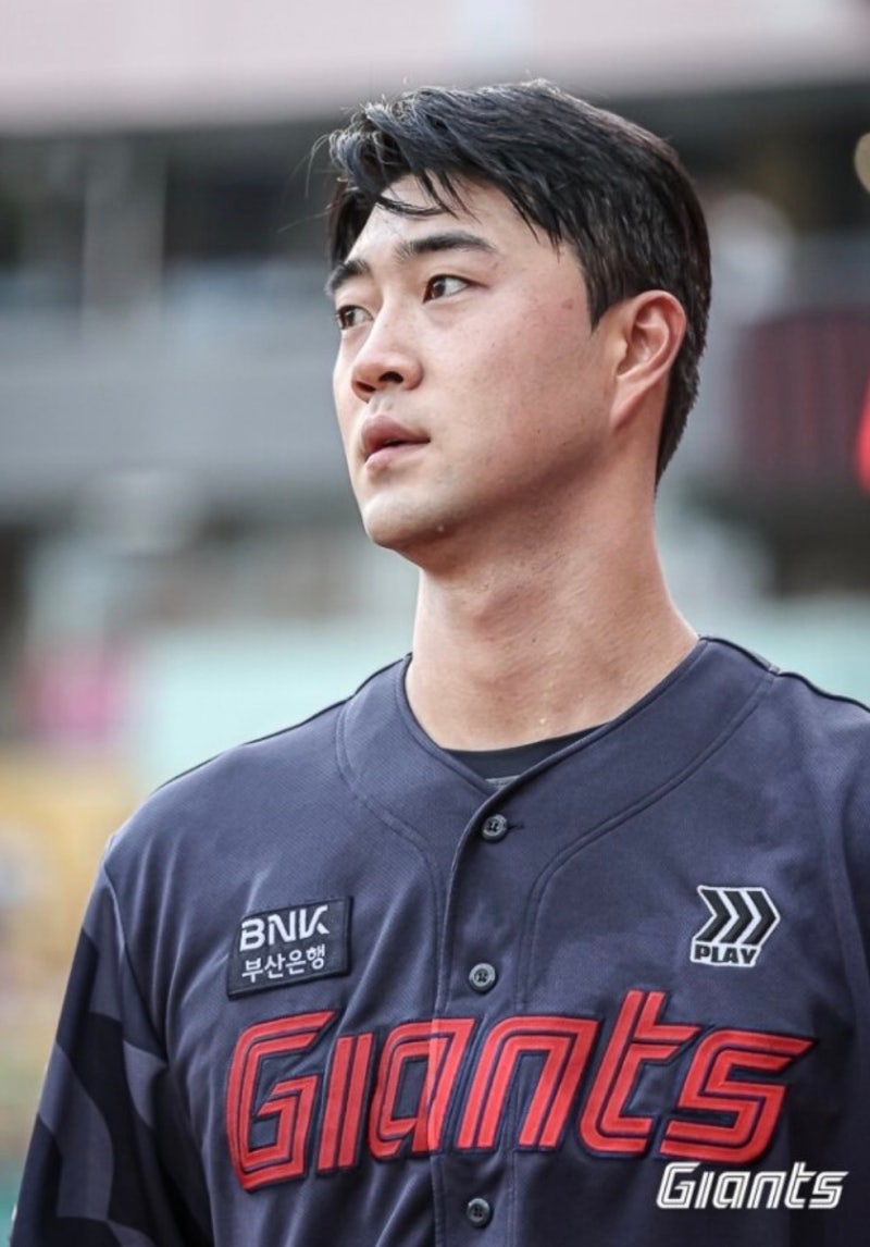 윤성빈·홍민기 언제 돌아오나… 롯데 불펜의 답답한 현실
