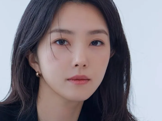 합리적 소비만 한다더니...떡하니 명품구매한 "美 인디애나대 출신 아나운서" 가방 어디꺼?