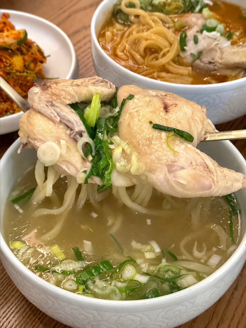 글로리칼국수 죽전 보정동 카페거리 맛집 가마솥 닭칼국수 닭초무침
