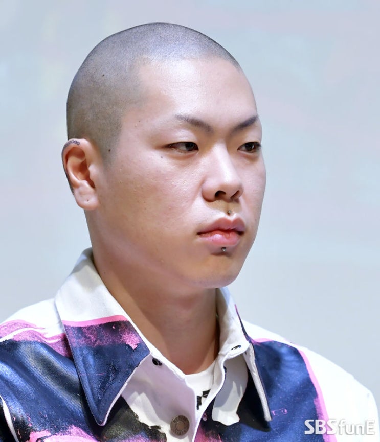 <b>혁오</b>, <b>전범</b> 가문 일본여배우 안도 사쿠라 <b>뮤비</b> 출연 논란