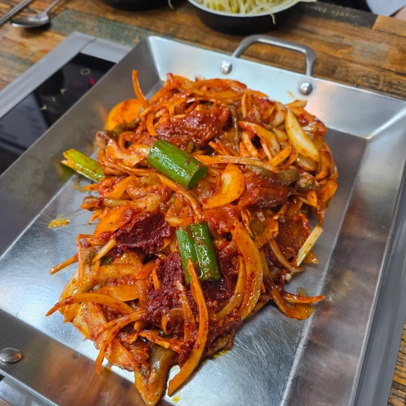 대전 송촌동 맛집 :: 부추의 온갖 요리를 먹는 홍굴이부추손칼국수