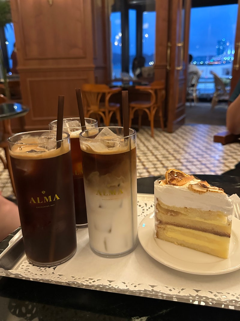 [마린시티/해운대 카페]부산 카페알마｜광안대교 뷰가 보이는 뷰맛집 카페 ALMA｜커피 & 케이....