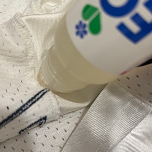 흰 셔츠 목둘레 누레진 사람을 위한 친환경 얼룩제거제, 에코버