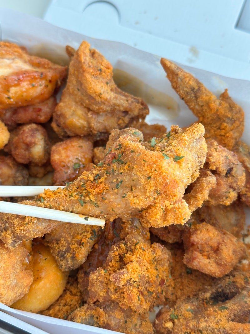 BBQ 뿜치킹 후기 (BHC 뿌링클 솔직 비교)