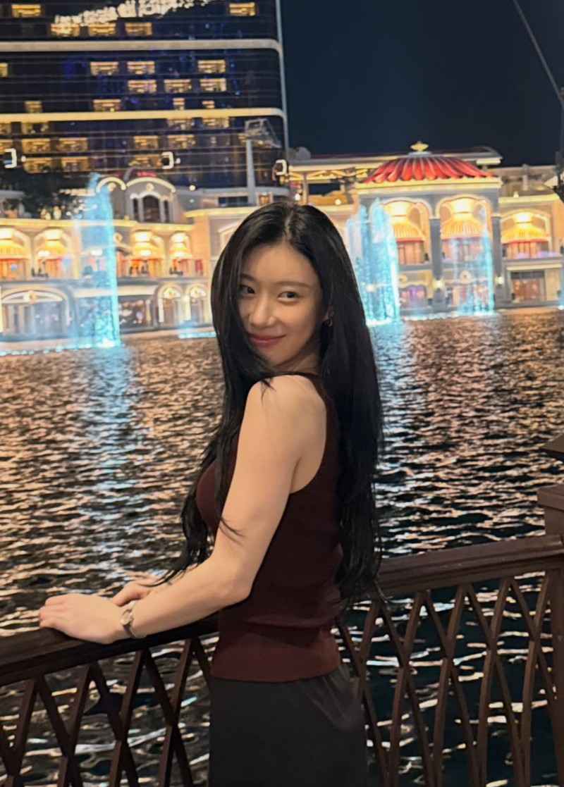 채령이 입은 2만원대 자라 탑 옷 정보 가격 어른여자 느낌 인스타 착장정보