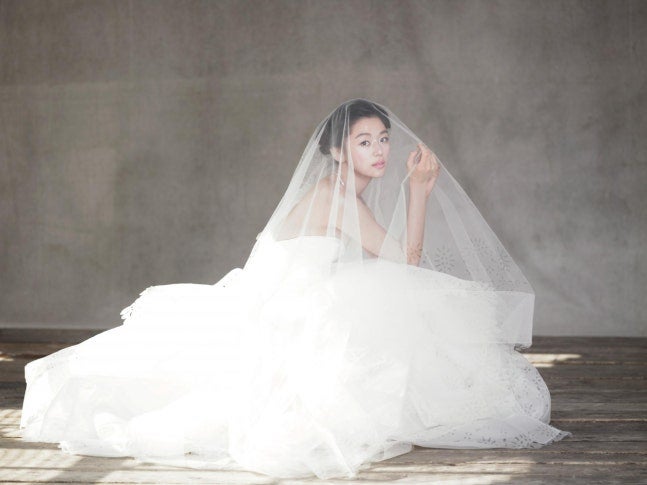Unreleased Cuts from Jun Ji-hyun's Wedding Photoshoot 14 Years Ago Revealed... Is This Really 2012 Styling? Still Stunning Today