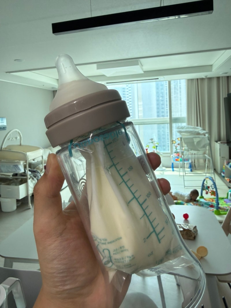 (내돈내산) 외출 필수템/ 외국분유에 잘 녹는 마더케이 일회용 젖병 찐 후기 | 육아고수가 된....